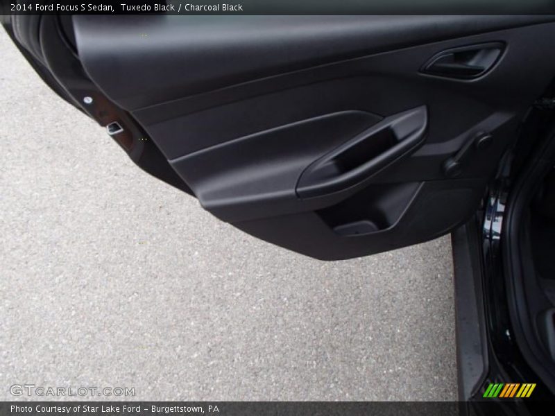 Tuxedo Black / Charcoal Black 2014 Ford Focus S Sedan