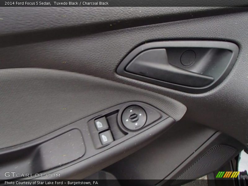 Tuxedo Black / Charcoal Black 2014 Ford Focus S Sedan