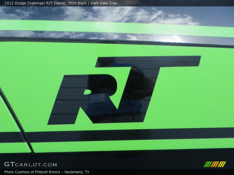 Pitch Black / Dark Slate Gray 2012 Dodge Challenger R/T Classic