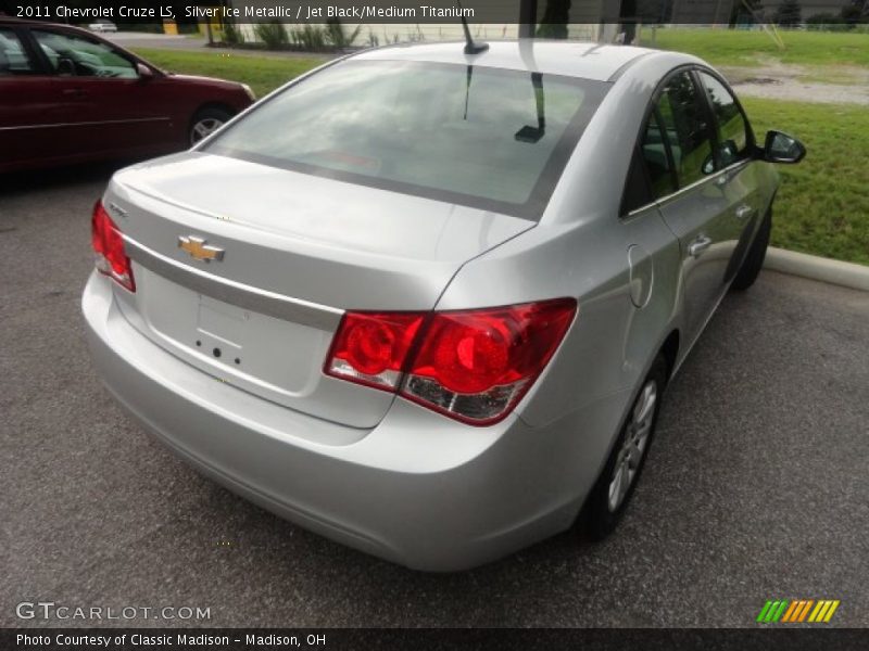 Silver Ice Metallic / Jet Black/Medium Titanium 2011 Chevrolet Cruze LS