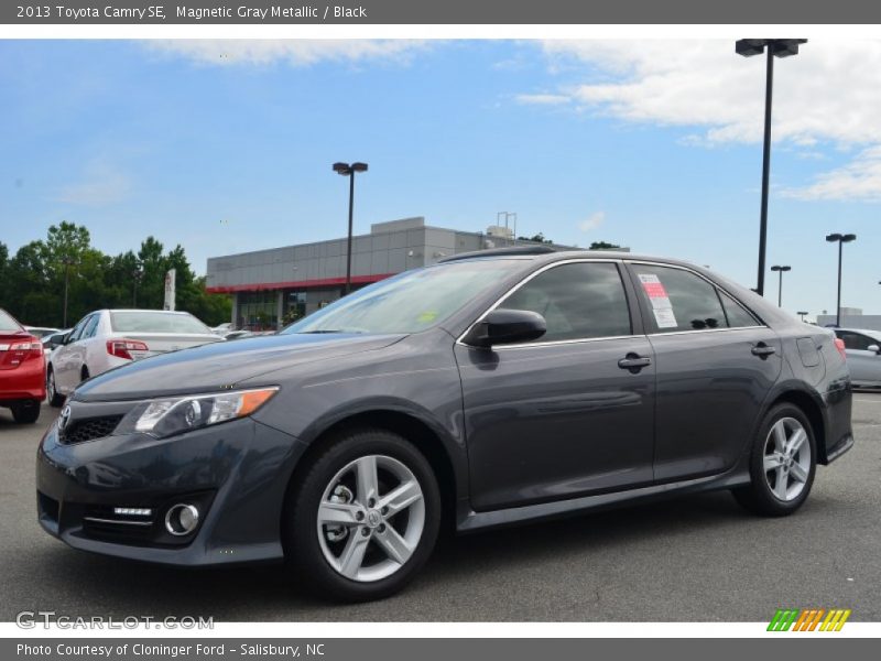 Magnetic Gray Metallic / Black 2013 Toyota Camry SE