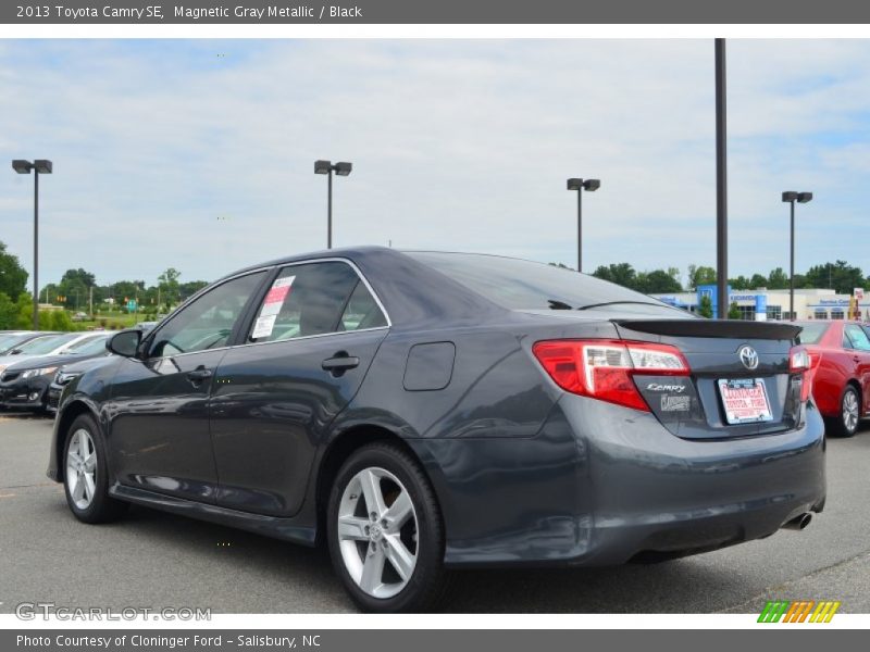 Magnetic Gray Metallic / Black 2013 Toyota Camry SE