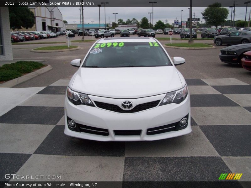 Super White / Black/Ash 2012 Toyota Camry SE