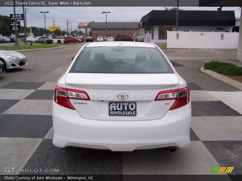 Super White / Black/Ash 2012 Toyota Camry SE