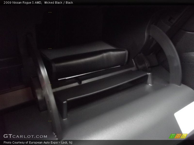 Wicked Black / Black 2009 Nissan Rogue S AWD