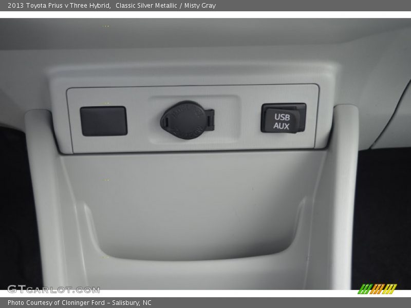 Classic Silver Metallic / Misty Gray 2013 Toyota Prius v Three Hybrid