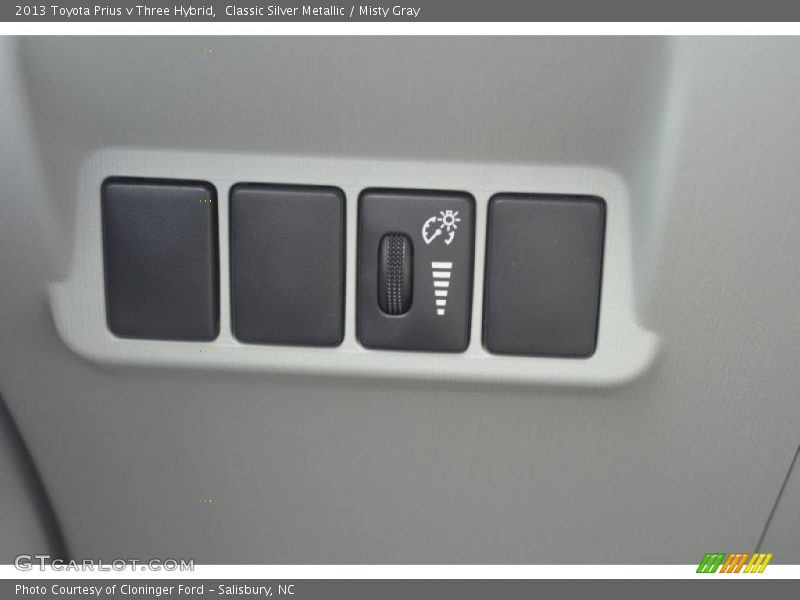 Classic Silver Metallic / Misty Gray 2013 Toyota Prius v Three Hybrid