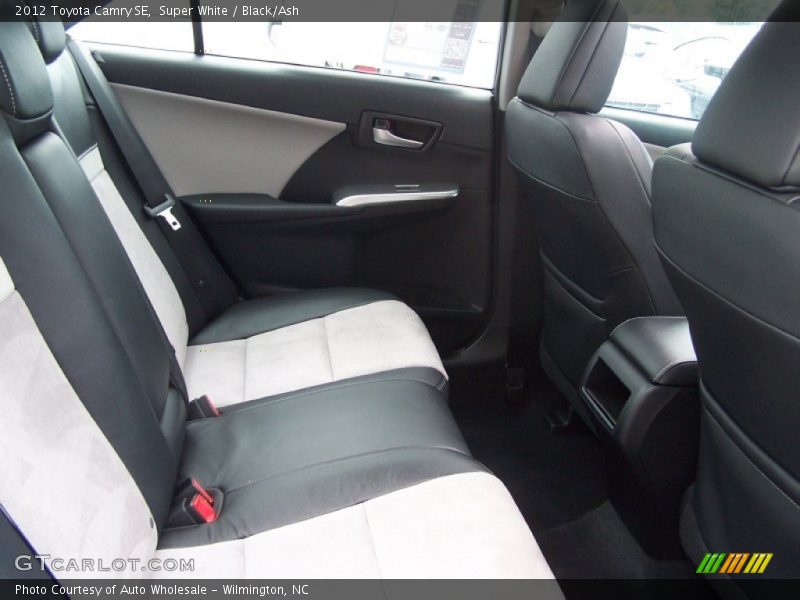 Super White / Black/Ash 2012 Toyota Camry SE