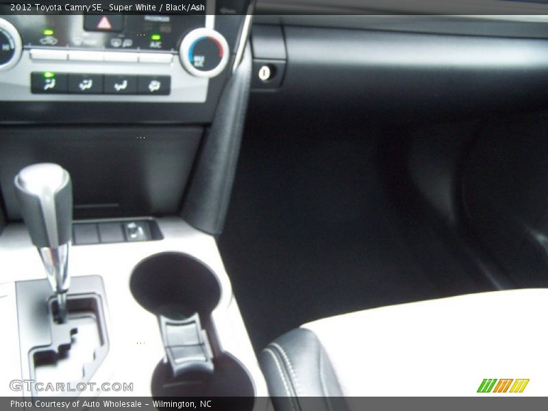 Super White / Black/Ash 2012 Toyota Camry SE