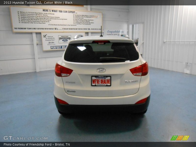Cotton White / Black 2013 Hyundai Tucson GLS
