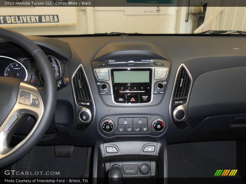 Cotton White / Black 2013 Hyundai Tucson GLS