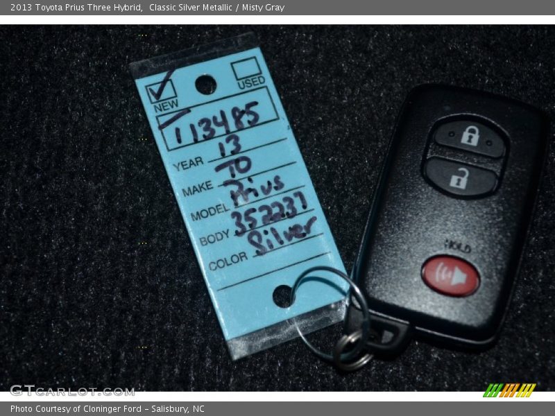 Classic Silver Metallic / Misty Gray 2013 Toyota Prius Three Hybrid