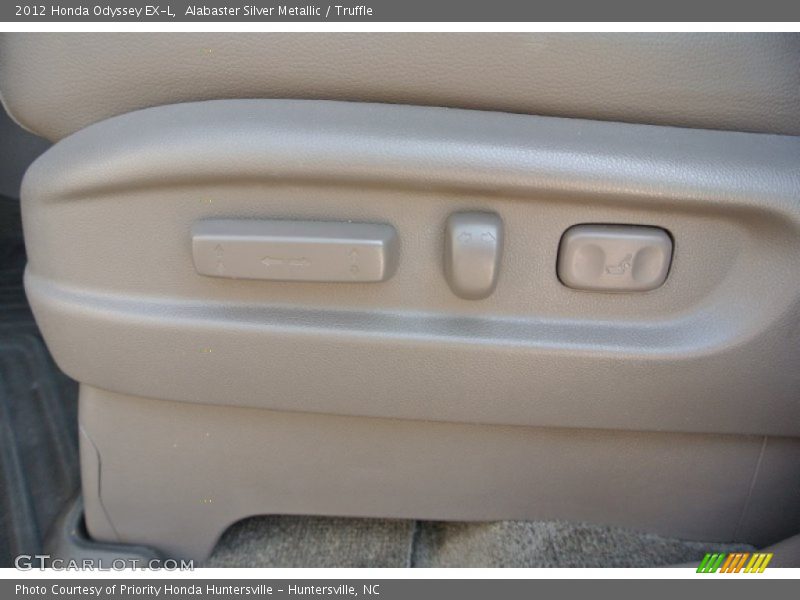 Alabaster Silver Metallic / Truffle 2012 Honda Odyssey EX-L