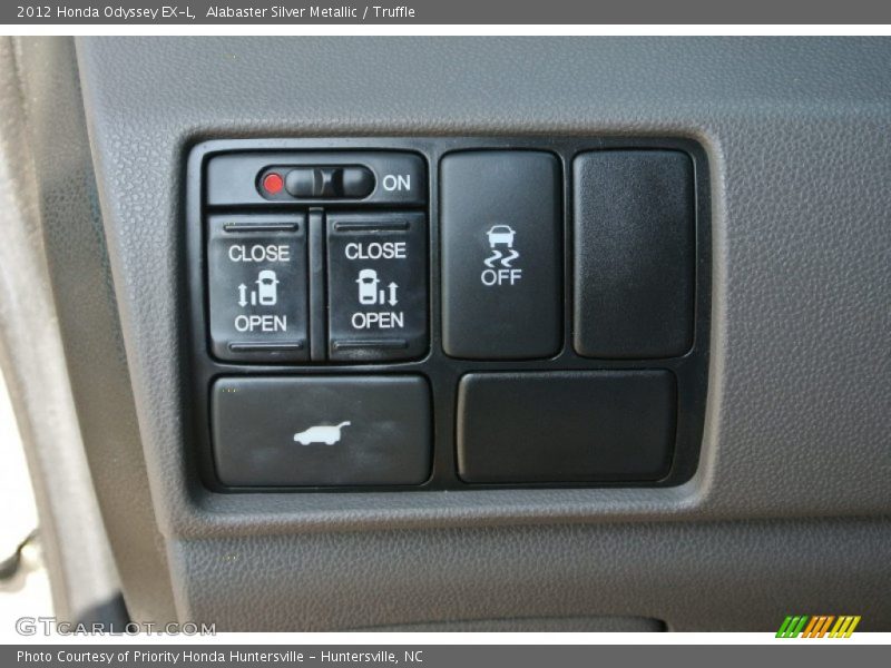 Alabaster Silver Metallic / Truffle 2012 Honda Odyssey EX-L