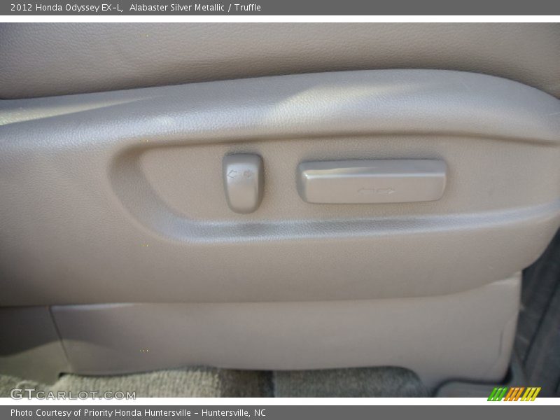 Alabaster Silver Metallic / Truffle 2012 Honda Odyssey EX-L