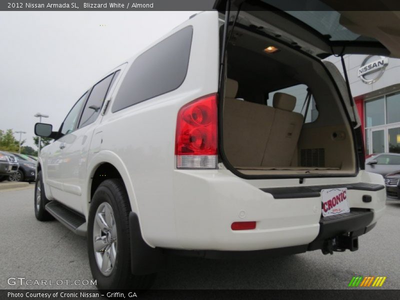 Blizzard White / Almond 2012 Nissan Armada SL