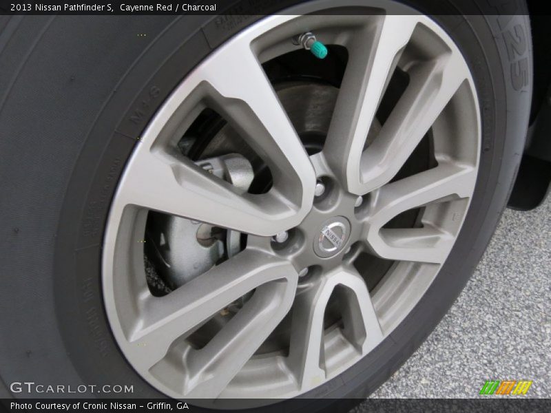 Cayenne Red / Charcoal 2013 Nissan Pathfinder S