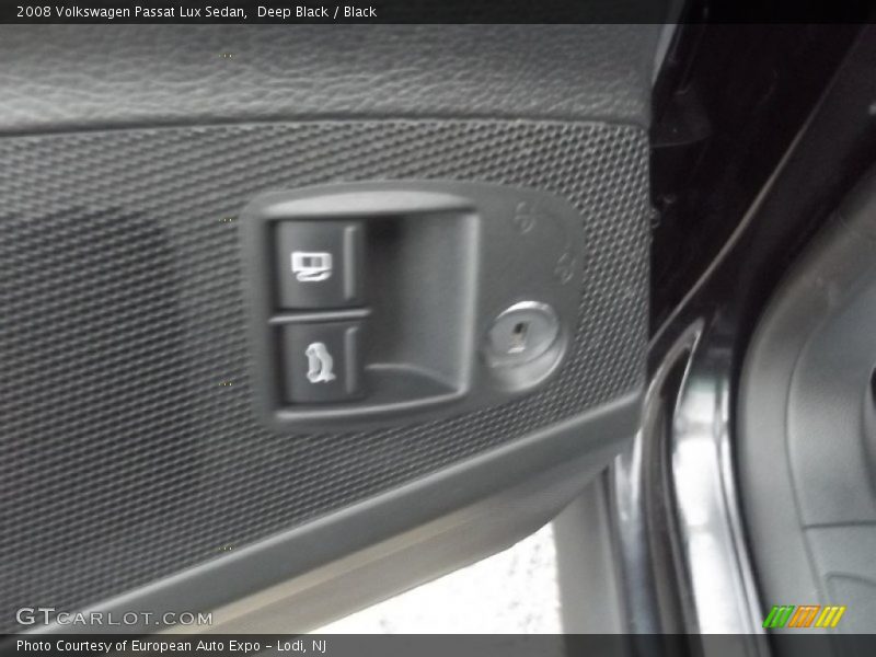 Deep Black / Black 2008 Volkswagen Passat Lux Sedan