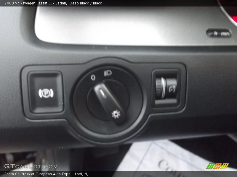 Deep Black / Black 2008 Volkswagen Passat Lux Sedan