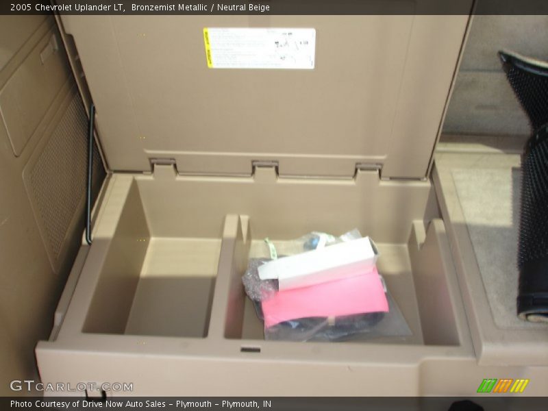 Bronzemist Metallic / Neutral Beige 2005 Chevrolet Uplander LT