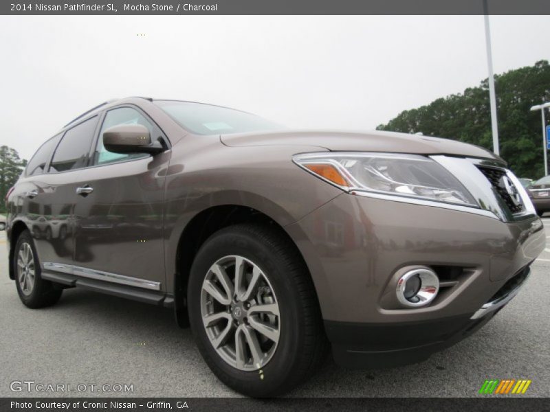 Front 3/4 View of 2014 Pathfinder SL