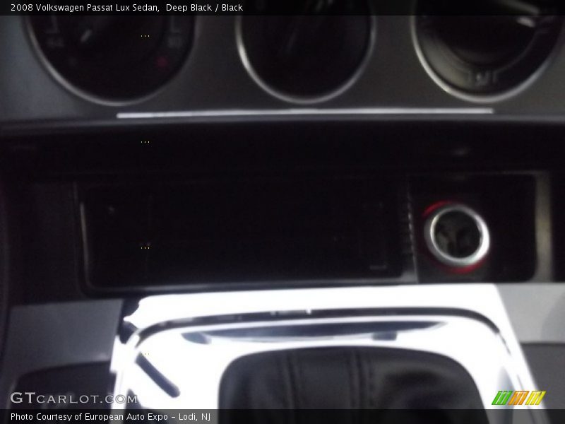 Deep Black / Black 2008 Volkswagen Passat Lux Sedan