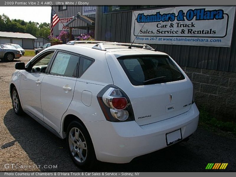 Ultra White / Ebony 2009 Pontiac Vibe 2.4 AWD