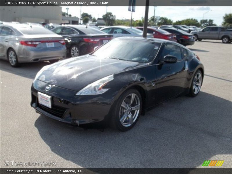 Magnetic Black / Black Cloth 2009 Nissan 370Z Sport Coupe