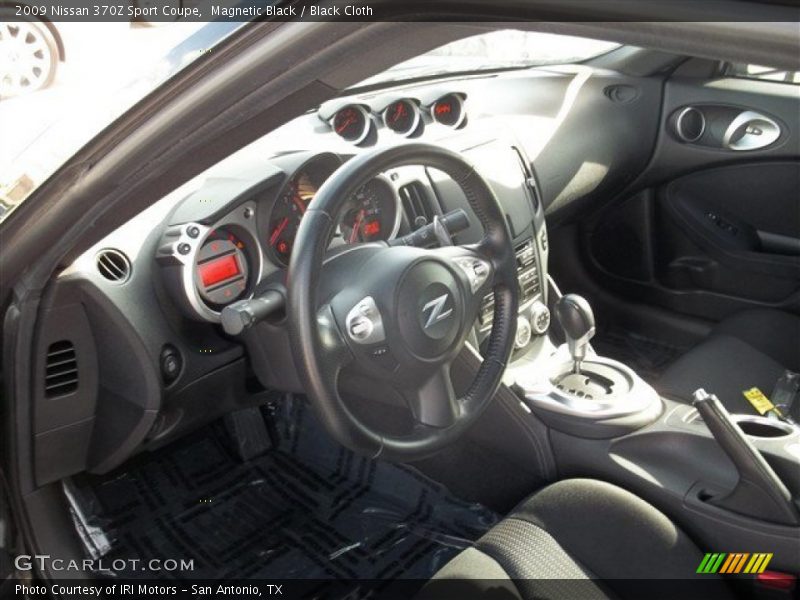 Magnetic Black / Black Cloth 2009 Nissan 370Z Sport Coupe