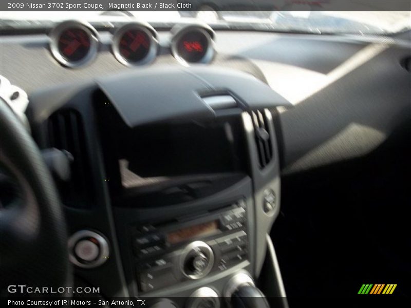 Magnetic Black / Black Cloth 2009 Nissan 370Z Sport Coupe