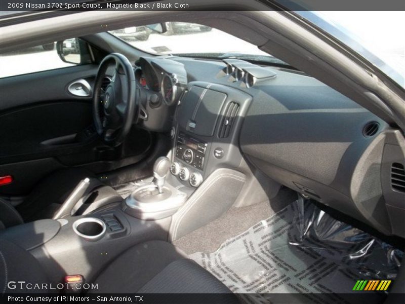 Magnetic Black / Black Cloth 2009 Nissan 370Z Sport Coupe
