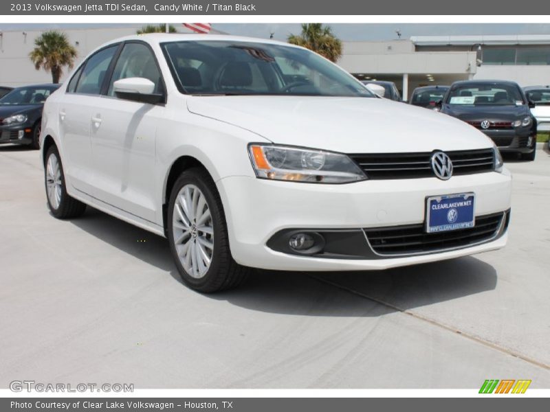 Candy White / Titan Black 2013 Volkswagen Jetta TDI Sedan