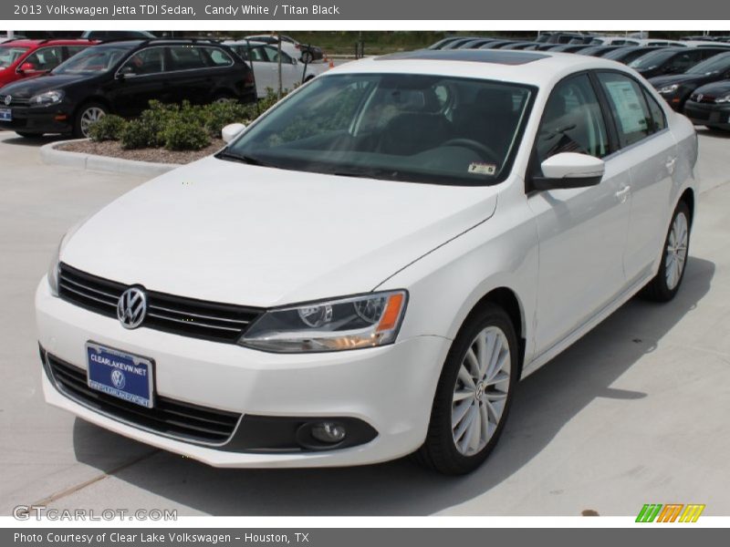 Candy White / Titan Black 2013 Volkswagen Jetta TDI Sedan