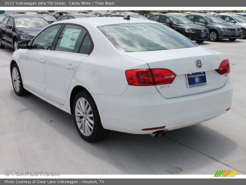 Candy White / Titan Black 2013 Volkswagen Jetta TDI Sedan