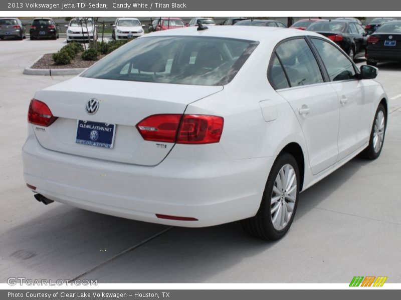 Candy White / Titan Black 2013 Volkswagen Jetta TDI Sedan