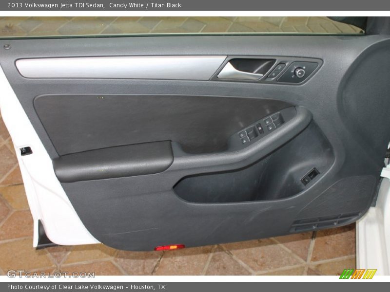 Candy White / Titan Black 2013 Volkswagen Jetta TDI Sedan