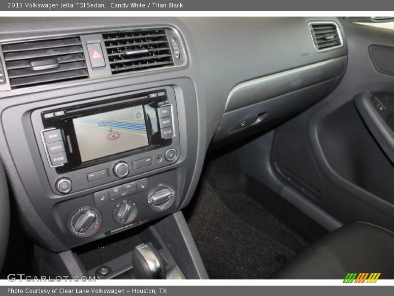 Candy White / Titan Black 2013 Volkswagen Jetta TDI Sedan