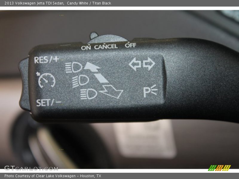 Candy White / Titan Black 2013 Volkswagen Jetta TDI Sedan