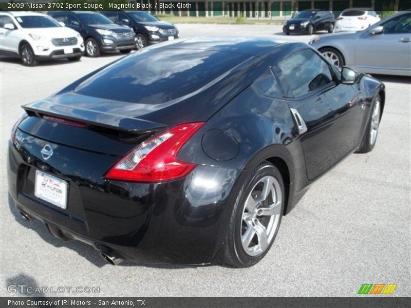 Magnetic Black / Black Cloth 2009 Nissan 370Z Sport Coupe