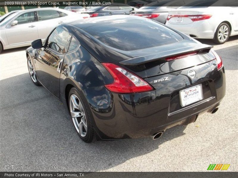 Magnetic Black / Black Cloth 2009 Nissan 370Z Sport Coupe