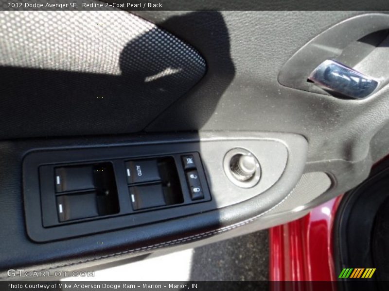 Redline 2-Coat Pearl / Black 2012 Dodge Avenger SE