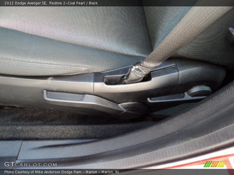 Redline 2-Coat Pearl / Black 2012 Dodge Avenger SE