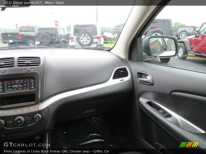 White / Black 2013 Dodge Journey SXT