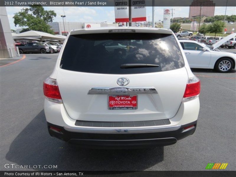 Blizzard White Pearl / Sand Beige 2012 Toyota Highlander