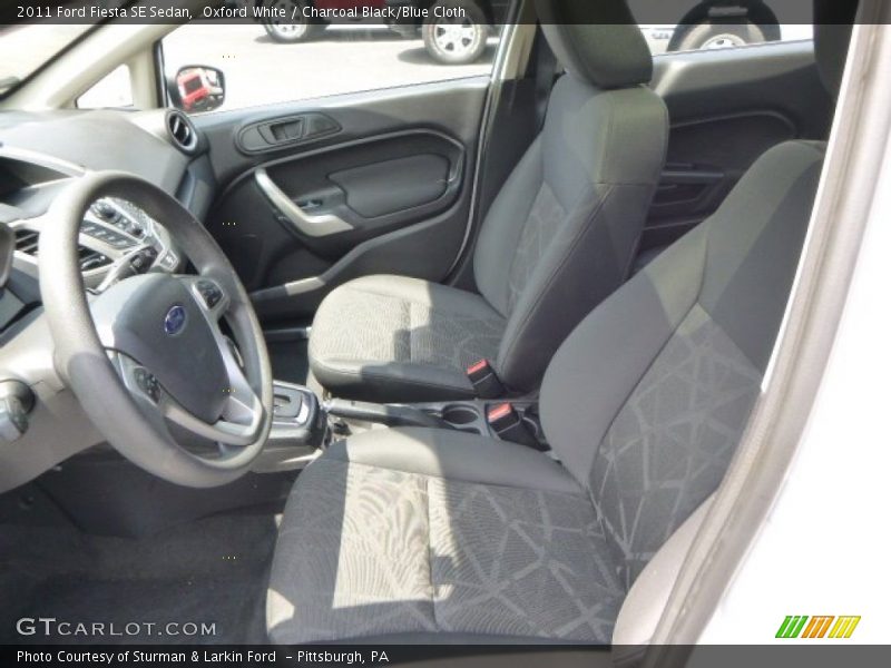 Oxford White / Charcoal Black/Blue Cloth 2011 Ford Fiesta SE Sedan
