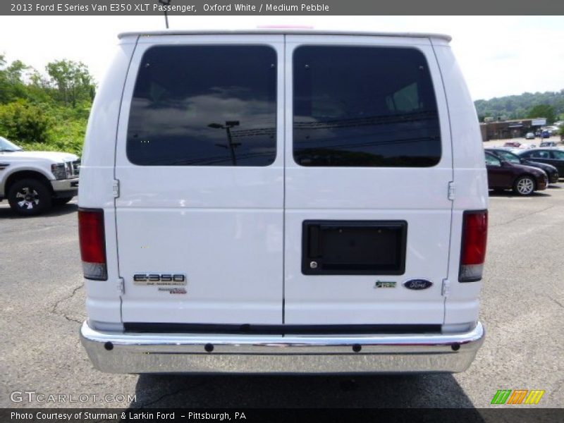 Oxford White / Medium Pebble 2013 Ford E Series Van E350 XLT Passenger