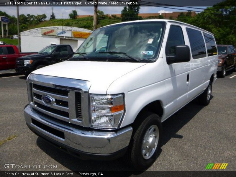 Oxford White / Medium Pebble 2013 Ford E Series Van E350 XLT Passenger