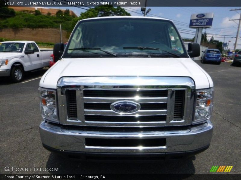 Oxford White / Medium Pebble 2013 Ford E Series Van E350 XLT Passenger