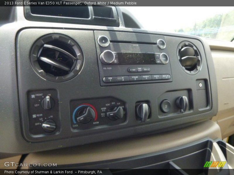 Oxford White / Medium Pebble 2013 Ford E Series Van E350 XLT Passenger