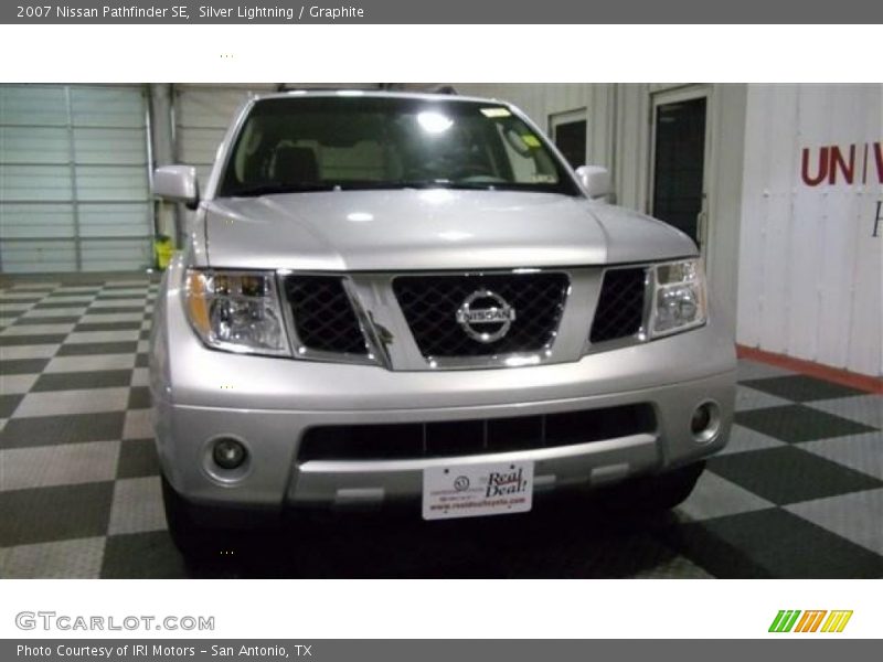 Silver Lightning / Graphite 2007 Nissan Pathfinder SE